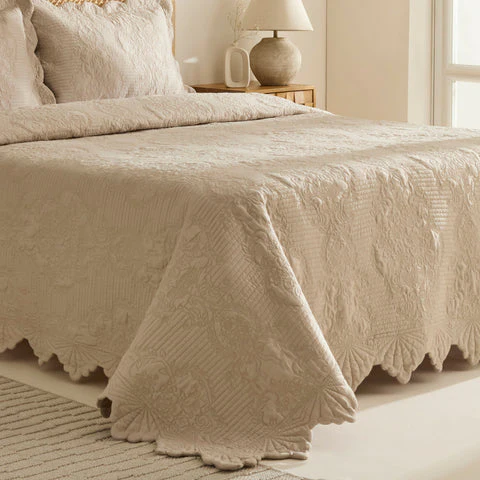 Camille bedsprei set beige 230x240 cm + 2 (50x70 cm) - Image 4