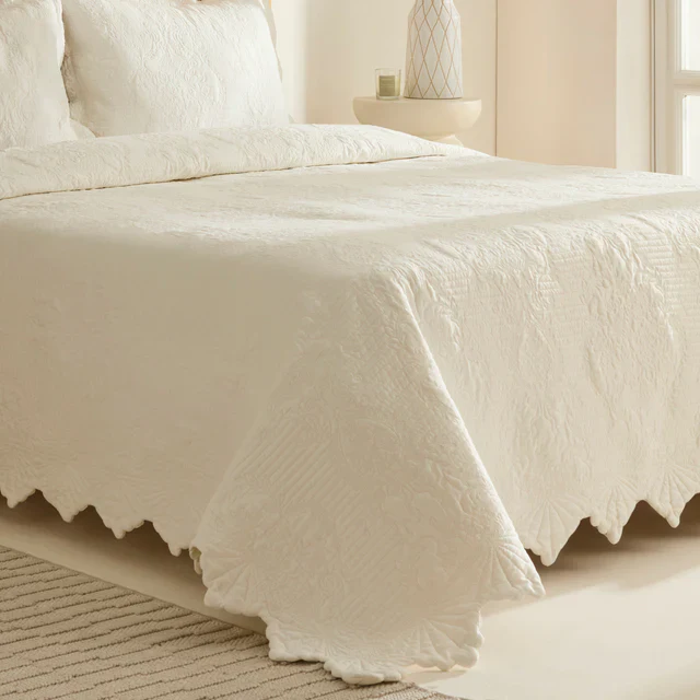 Camille Sprei Set Ecru 230x240 cm + 2 (50x70 cm) - Image 3