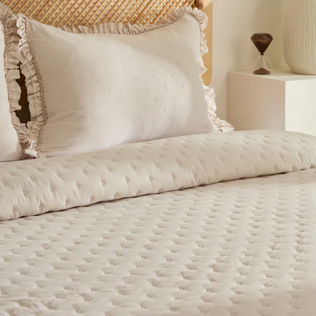 Fiona Sprei Set Beige 230x240 cm + 2 Stuks (50x70 cm) - Image 6