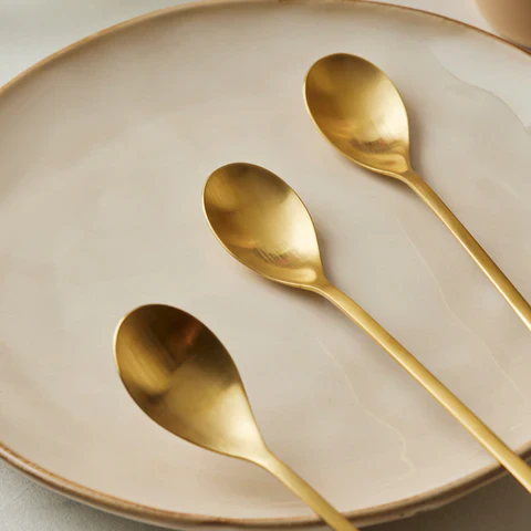 Karaca Boreas Gold 4-Delige Latte Lepel Set in Doos - Image 4