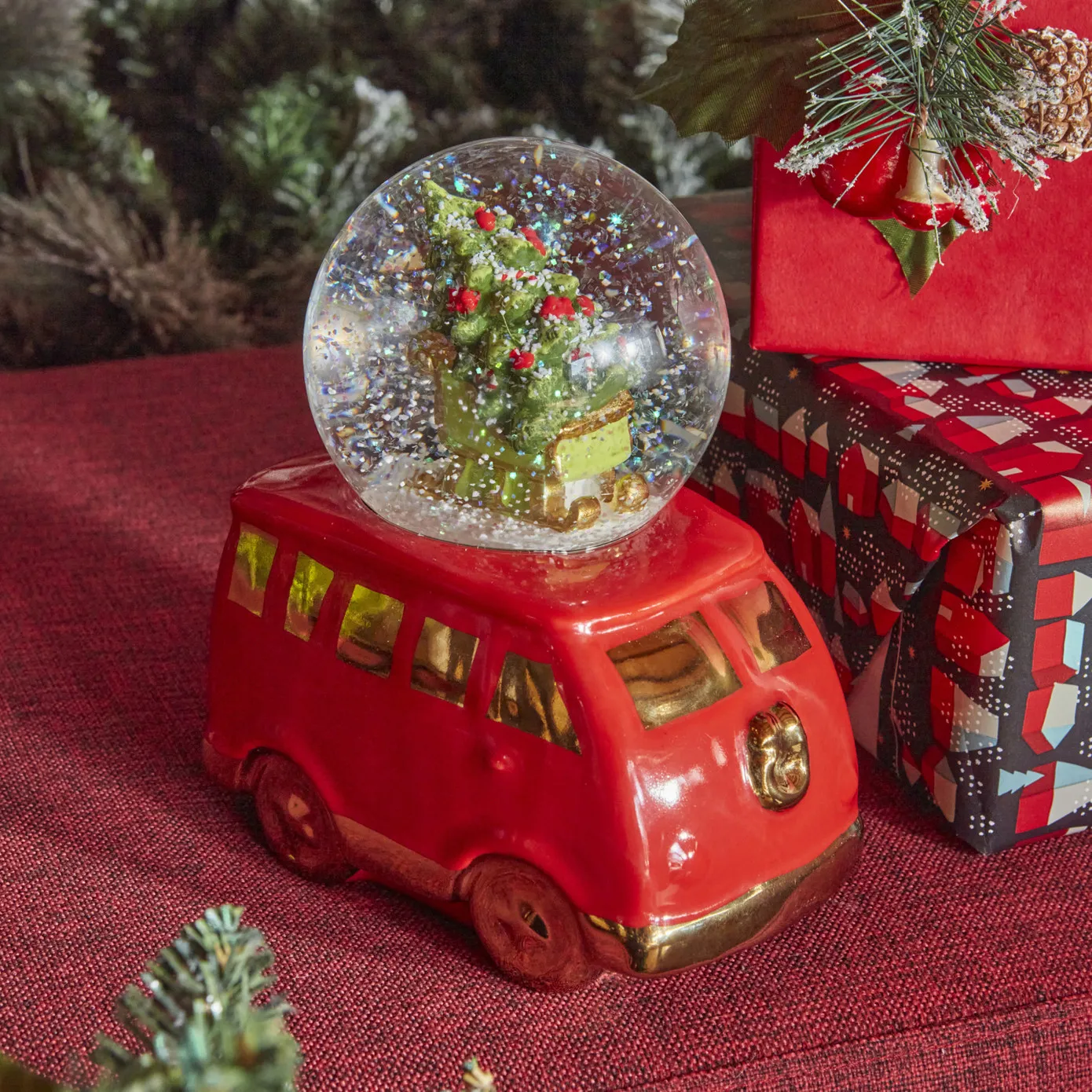 Karaca Christmas Minivan Sneeuwbol, 15cmx9cmx19cm, Rood - Image 4