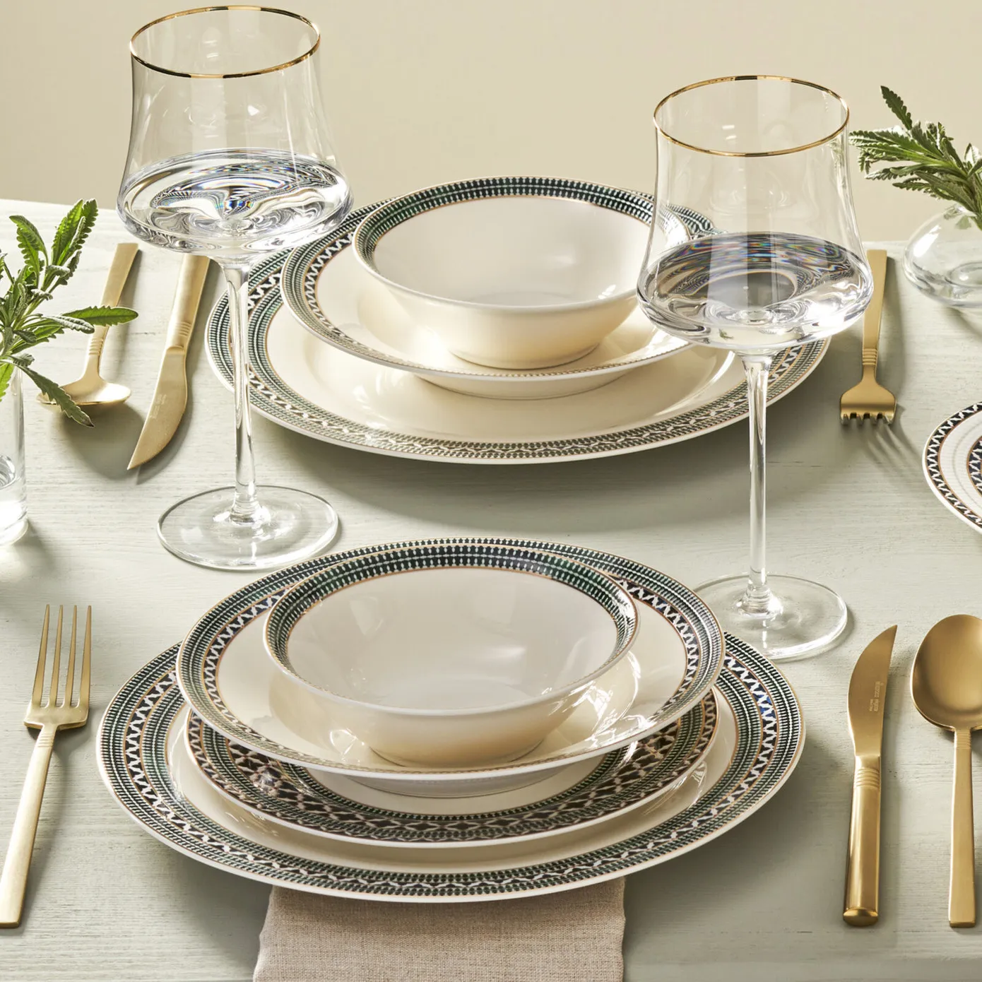Karaca Cordoba New Bone 56-delige dinerset voor 12 personen - Image 2