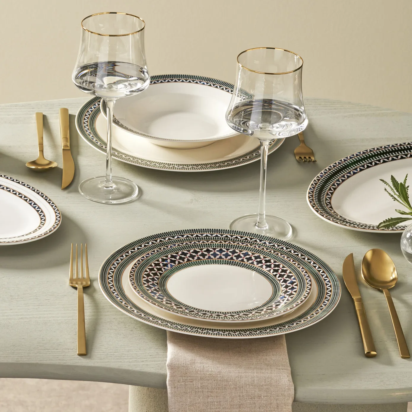 Karaca Cordoba New Bone 56-delige dinerset voor 12 personen - Image 3