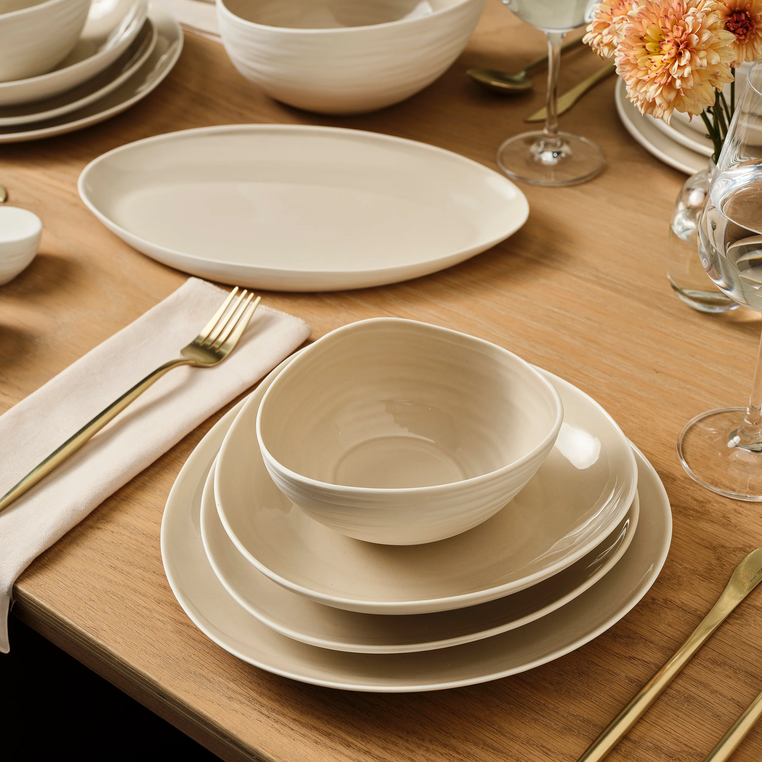 Karaca Earth Collection Rise 55-delige 12-persoons Serviesset, Cream - Image 5