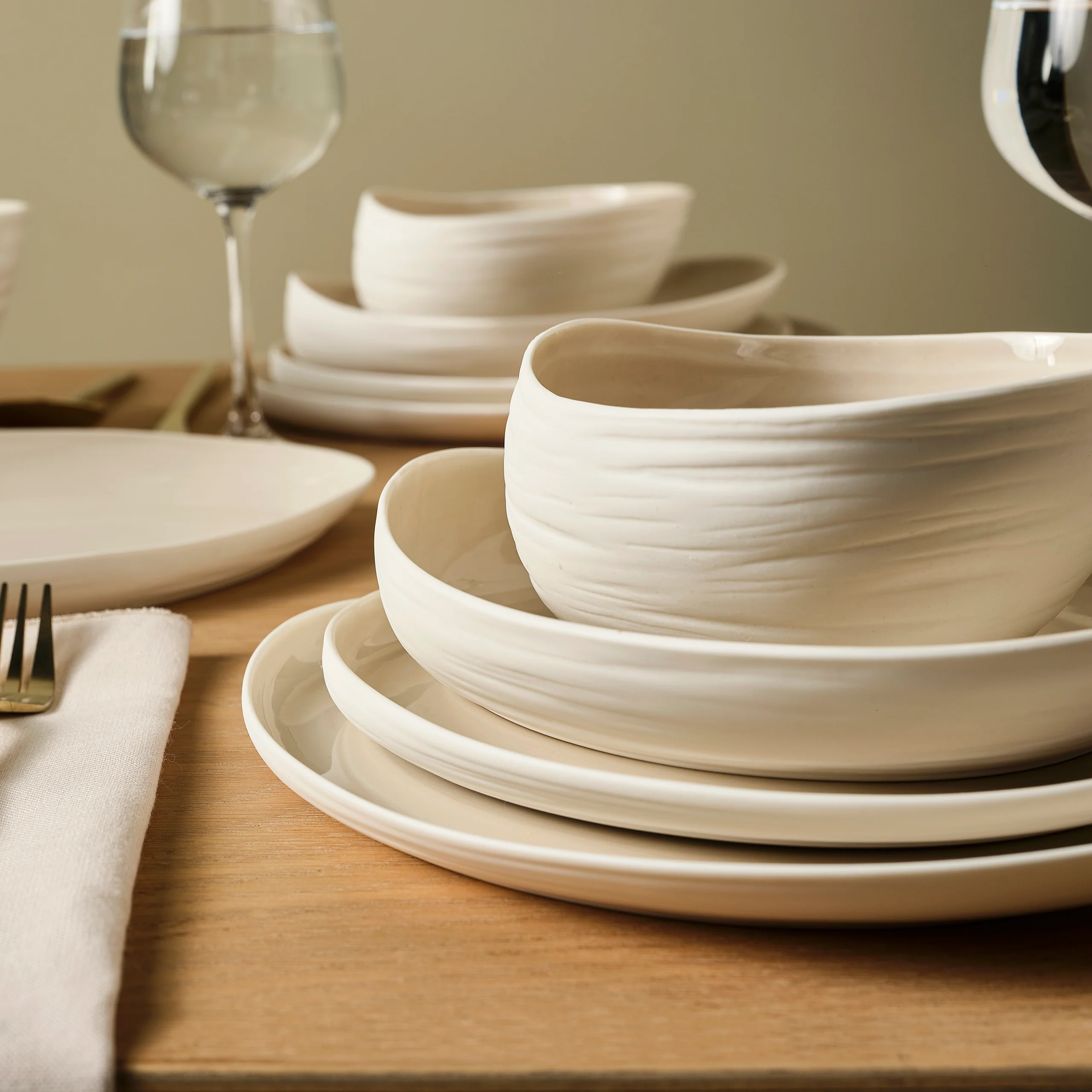 Karaca Earth Collection Rise 55-delige 12-persoons Serviesset, Cream - Image 6
