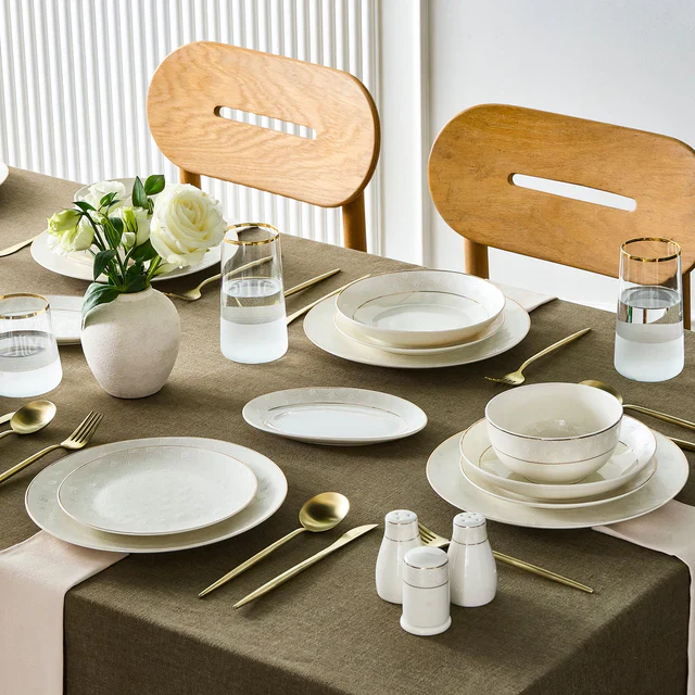 Karaca Elegance Bone Mandarin 53-delig tafelservice voor 12 personen Goud - Image 2