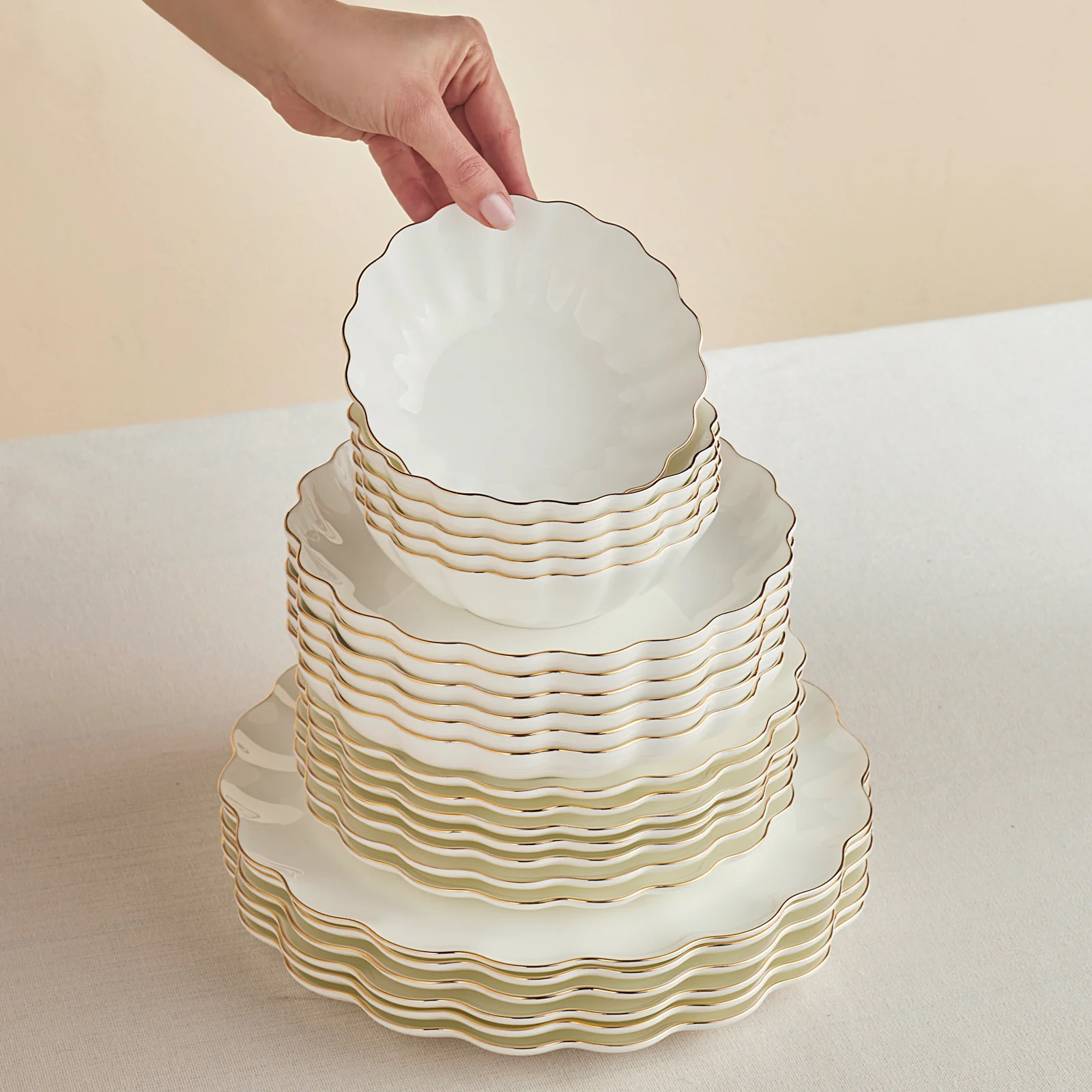 Karaca Fine Pearl Extra Shell 55-delige 12-persoons servies set Goud - Image 3