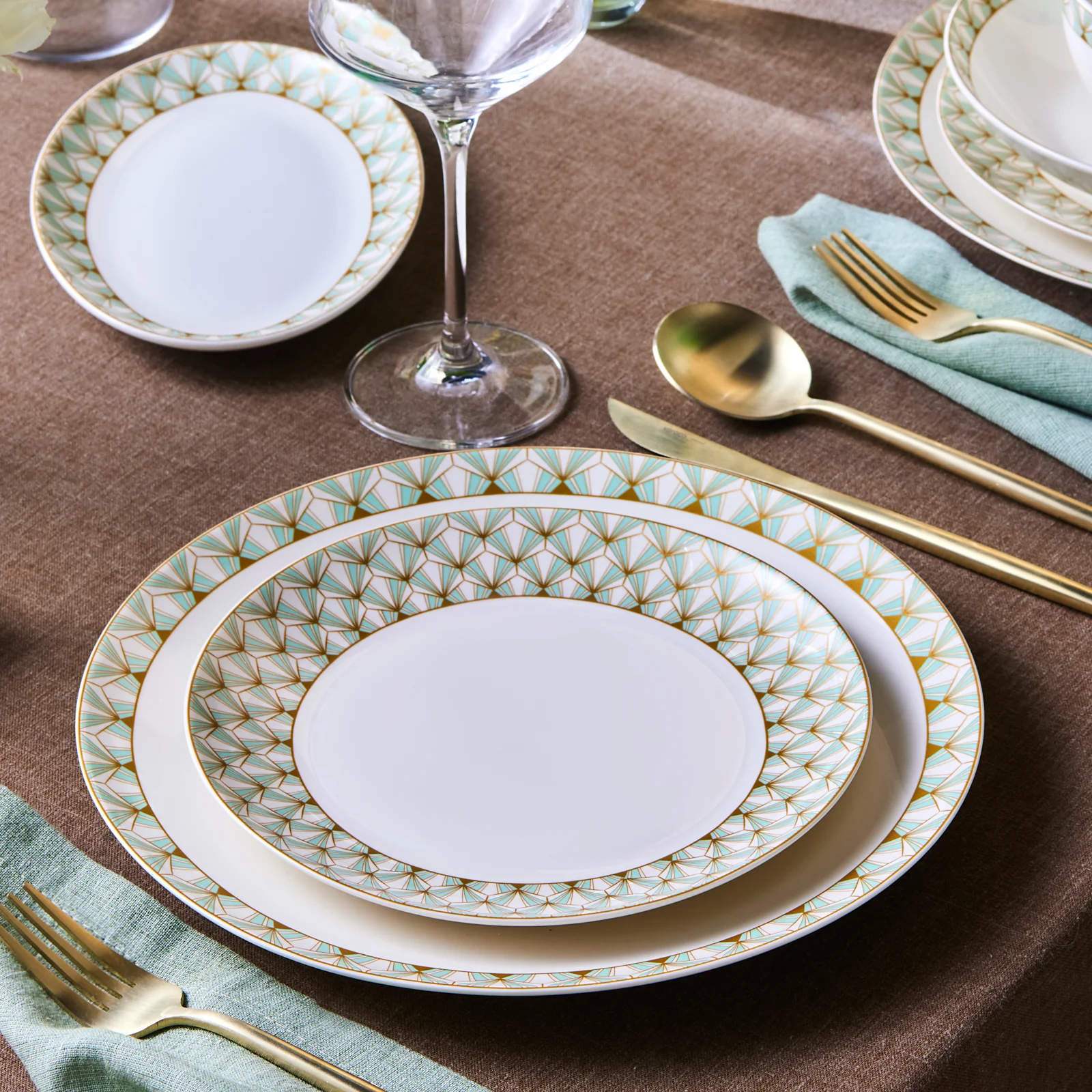 Karaca Forever Bone Emerald 53-delige Dinnerset voor 12 Personen - Image 4