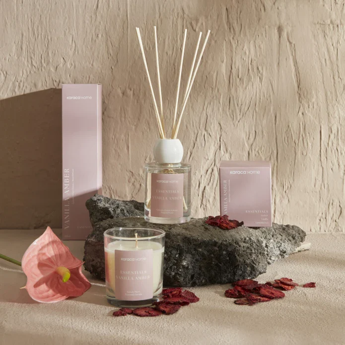 Karaca Home Essentials Vanilla Amber Geurkaars - Image 3