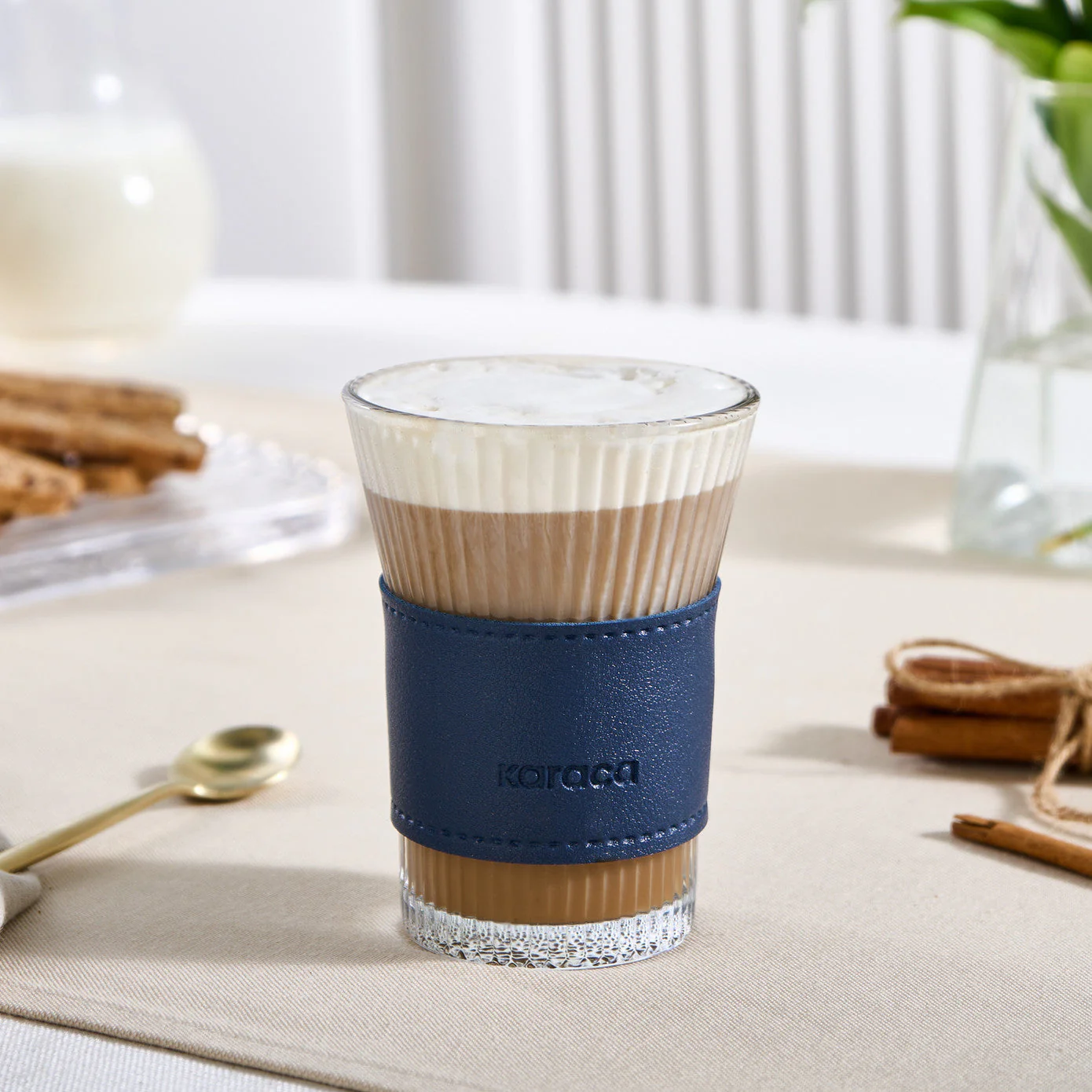 Karaca Leather Cool Touch Latte Glas 210 ML Marineblauw