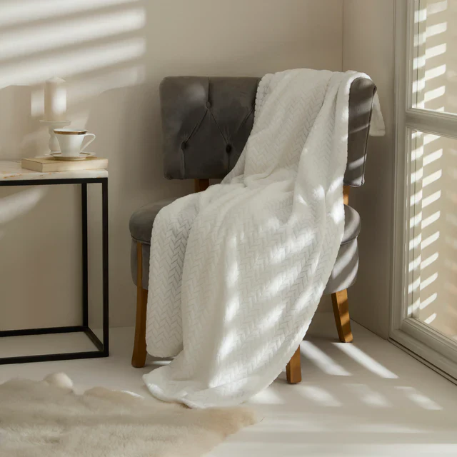 Karaca Leaves Witte Welsoft TV-deken 130x150