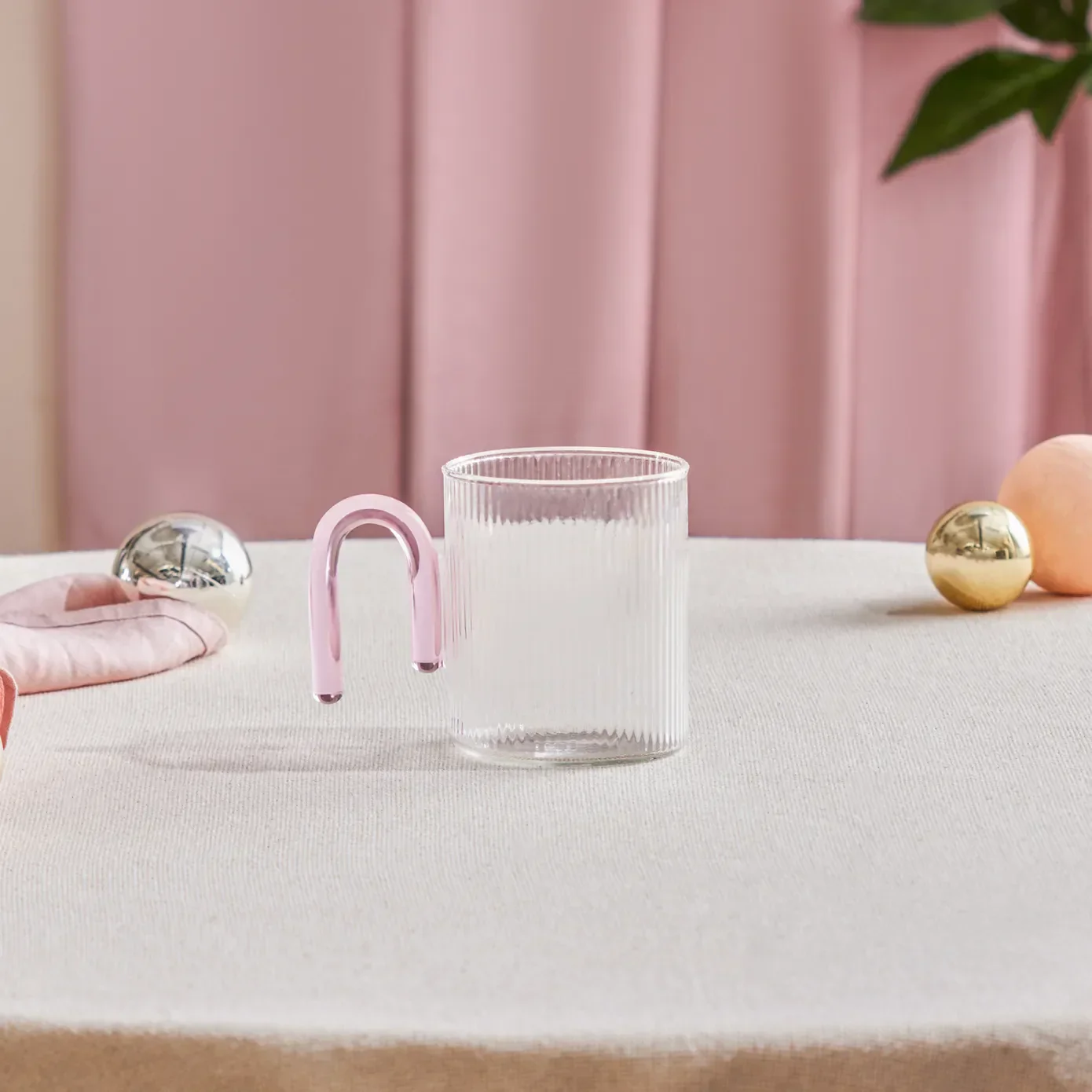 Karaca Miracle Beker, Roze Handvat