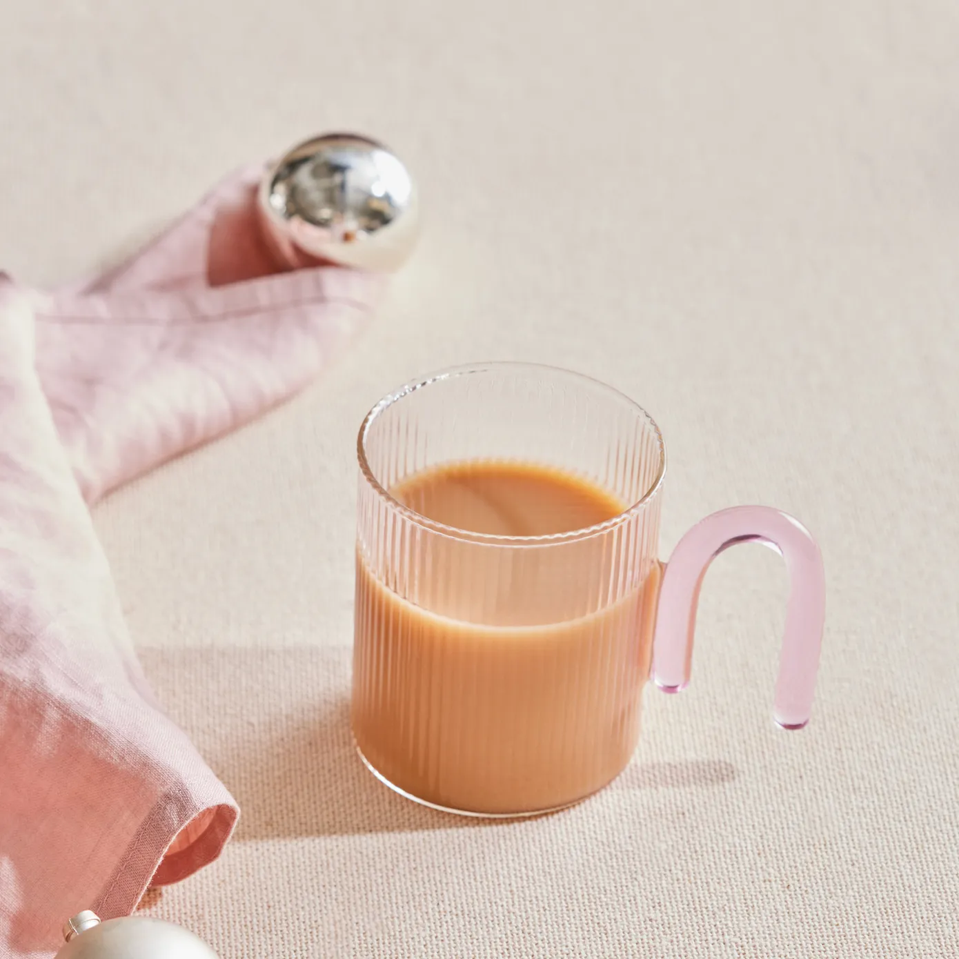 Karaca Miracle Beker, Roze Handvat - Image 9