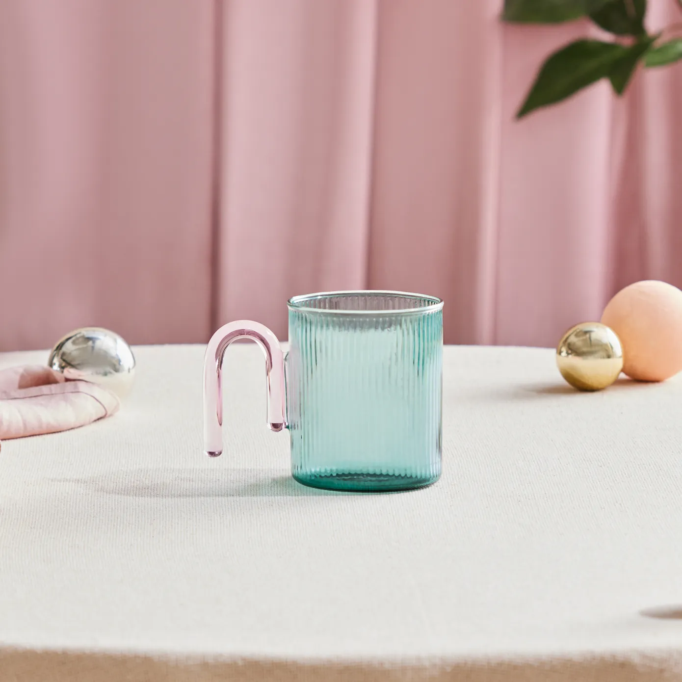 Karaca Miracle Blauwe Mok, Roze Handvat - Image 6
