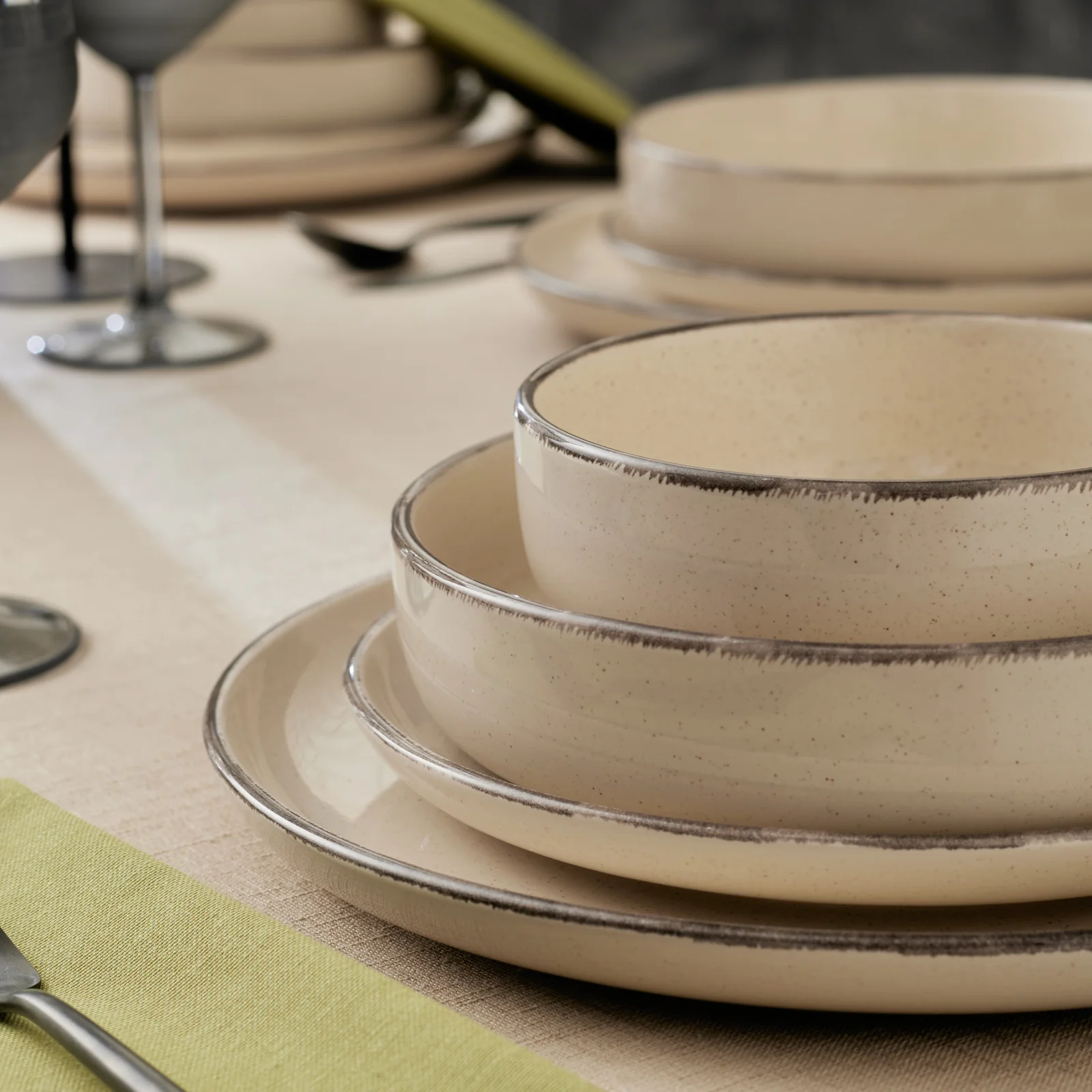 Karaca Monica 24-delig Servies voor 6 Personen, Beige - Image 5