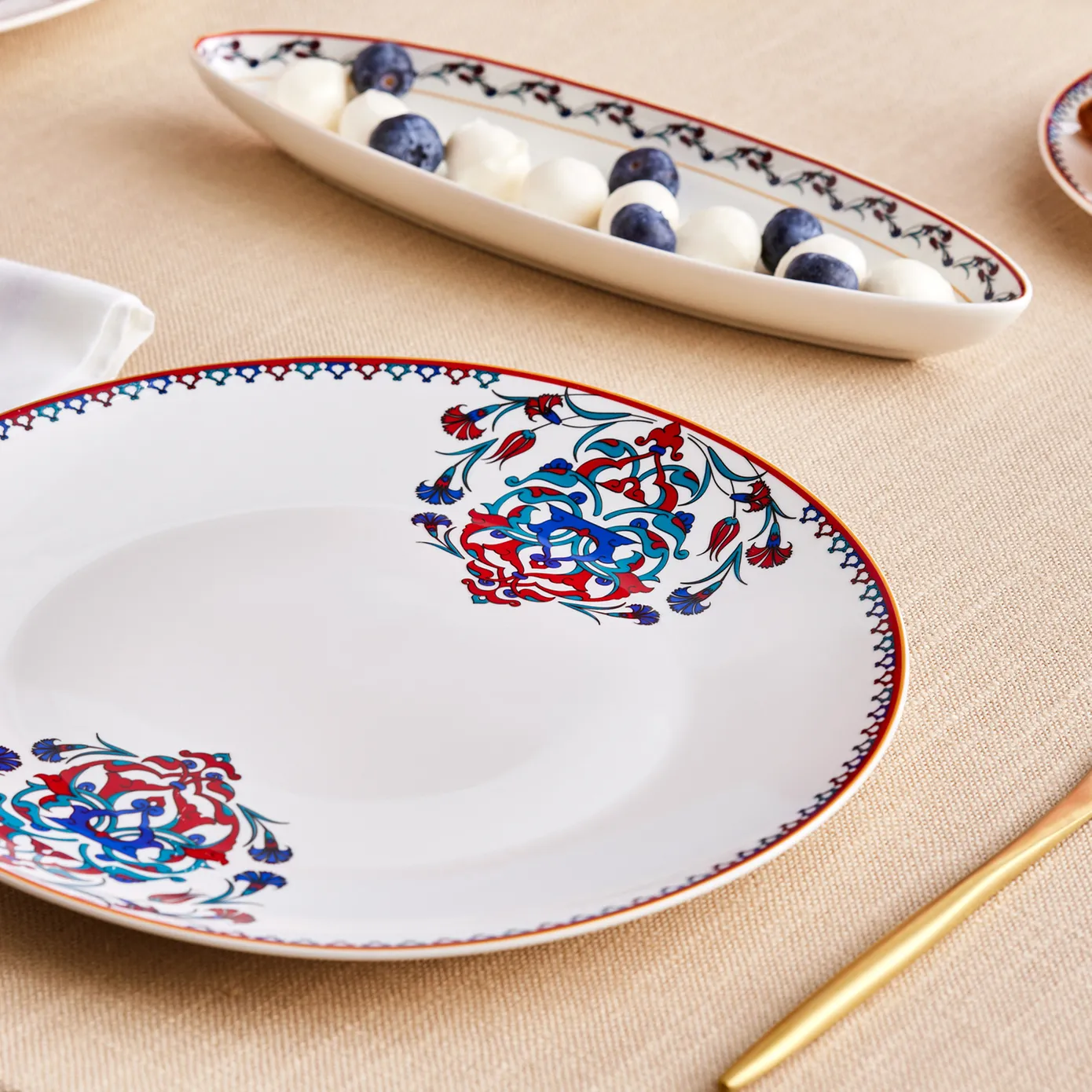 KARACA NAKKAŞ 14 PCS 6 PERSONS BREAKFAST SET - Image 3