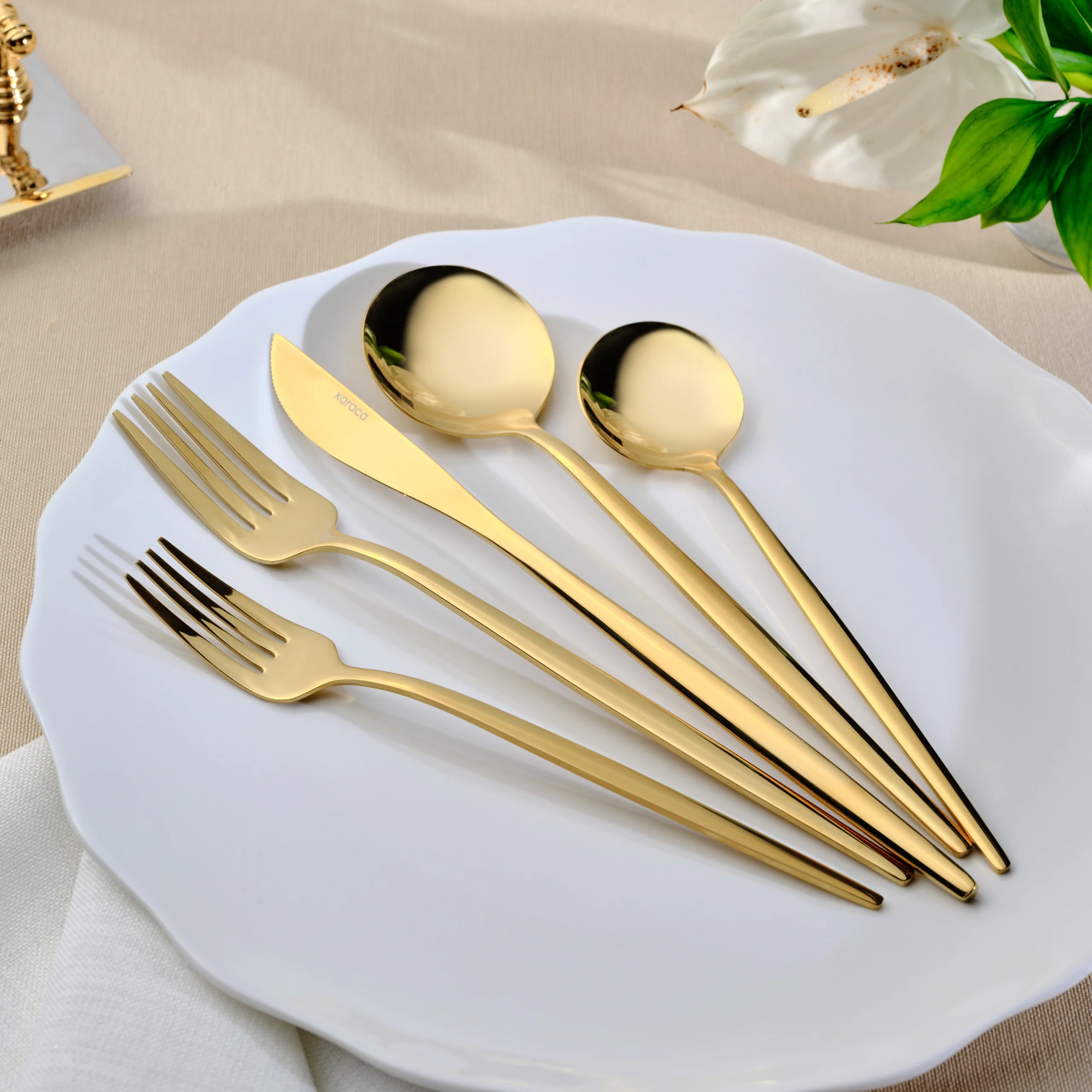 Karaca Orion Shiny Gold 12-Persoons 60-Delig Bestekset - Image 2