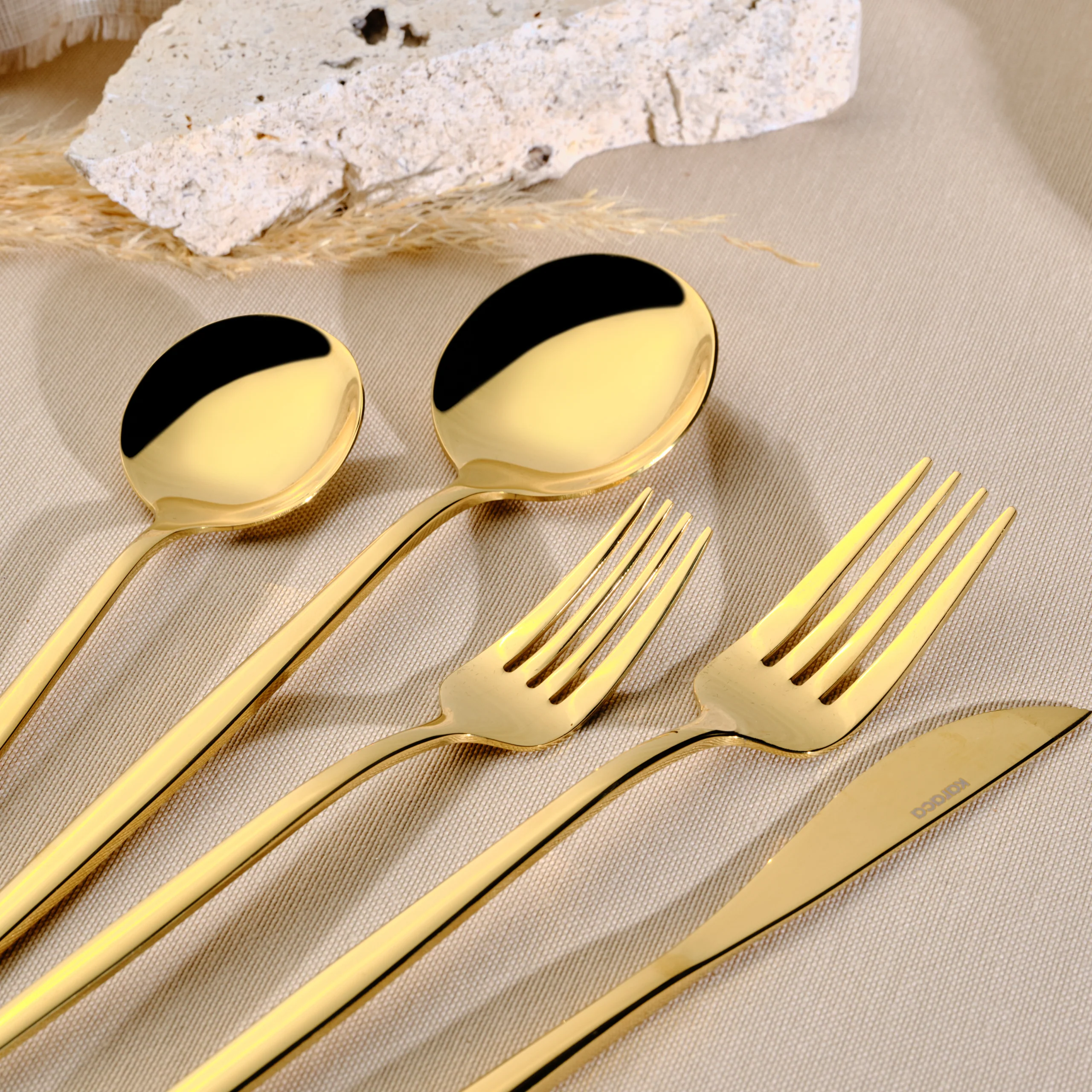 Karaca Orion Shiny Gold 12-Persoons 60-Delig Bestekset - Image 3
