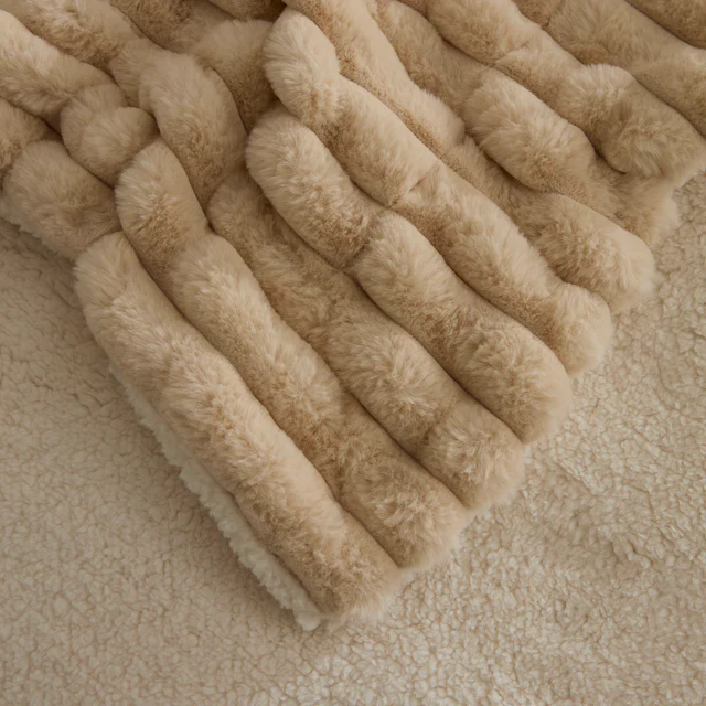 Karaca Rabbit Sherpa TV Deken Beige - Image 6