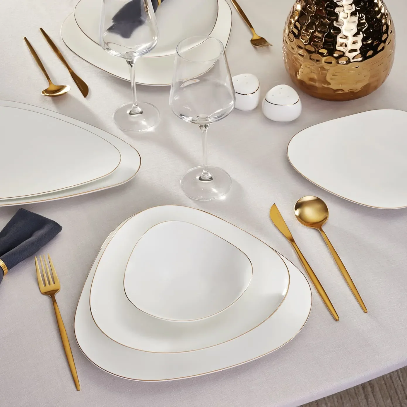 Karaca Red Carpet Collection Fine Pearl Extra Tristan - 62-delig servies voor 12 personen - Image 3