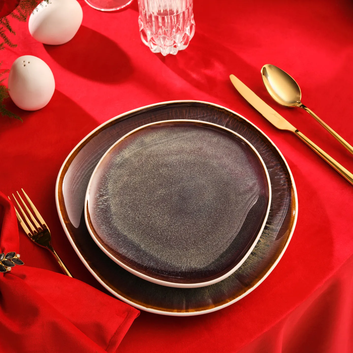 Karaca Red Carpet Collection Streamline 59 Delige Galactic Reactive Glaze Dinerset voor 12 Personen, Wit - Image 3