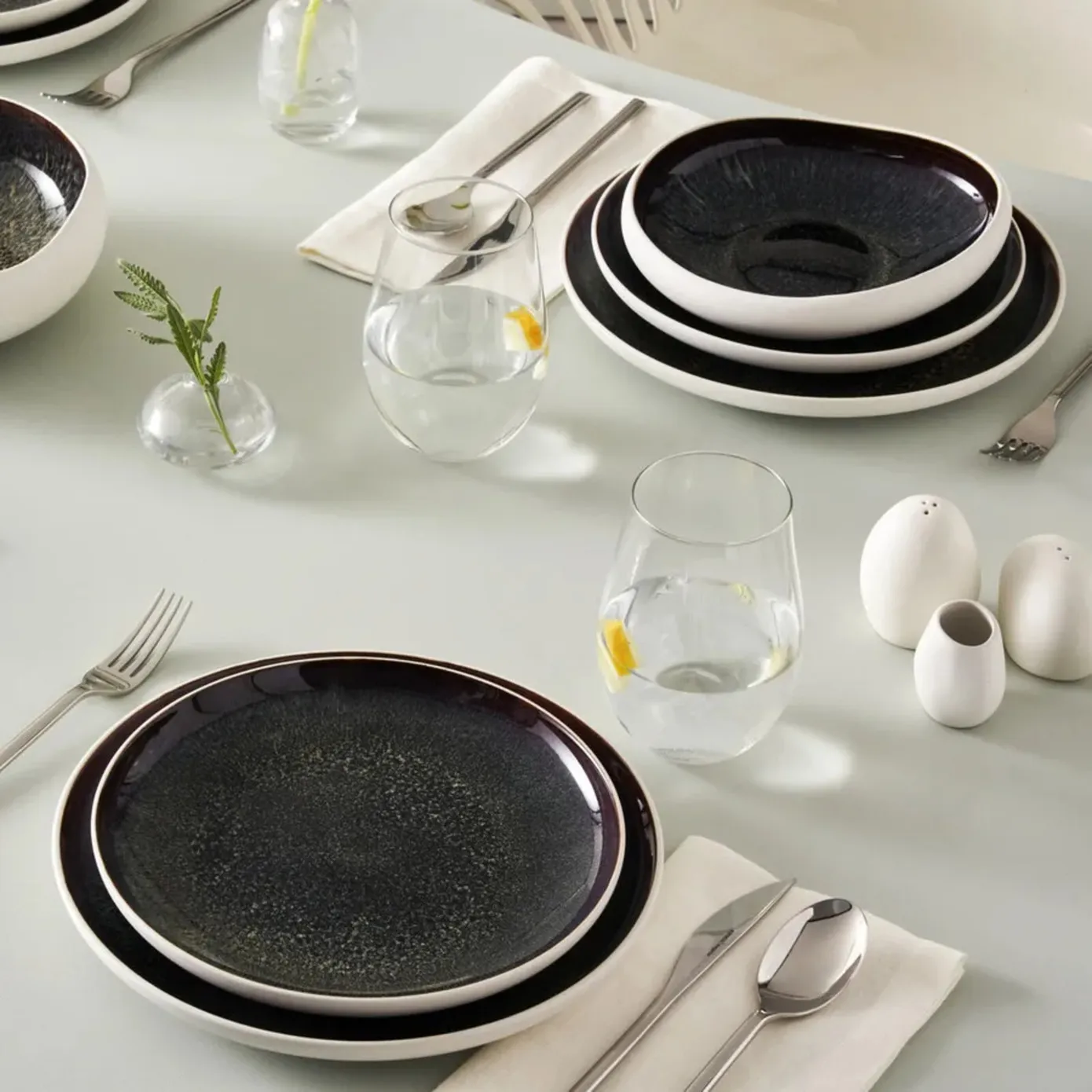 Karaca Red Carpet Collection Streamline 59 Delige Galactic Reactive Glaze Dinerset voor 12 Personen, Wit - Image 6