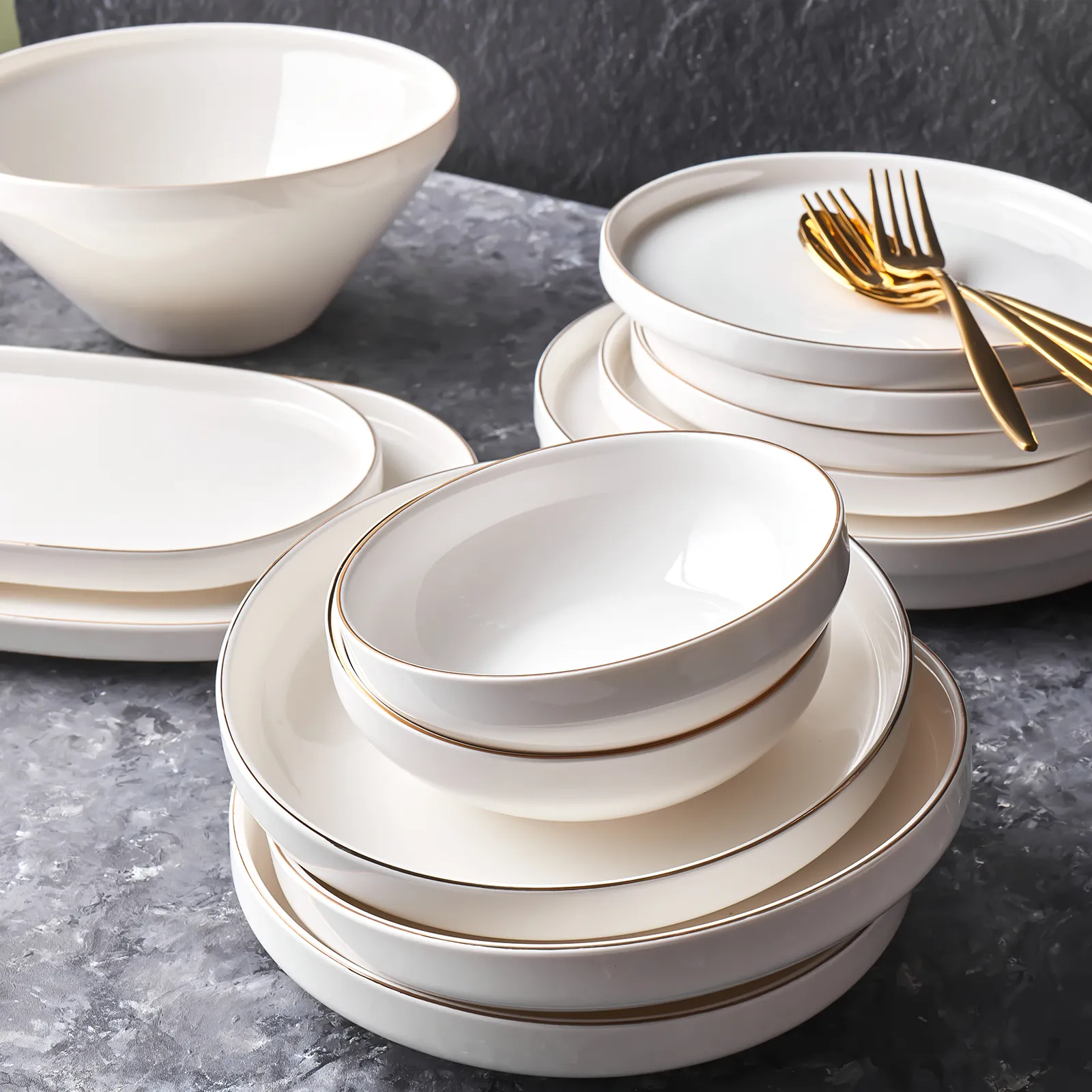 Karaca Red Carpet Collection Streamline New Saturn Gold - 59-delig porseleinen servies voor 12 personen - Image 14