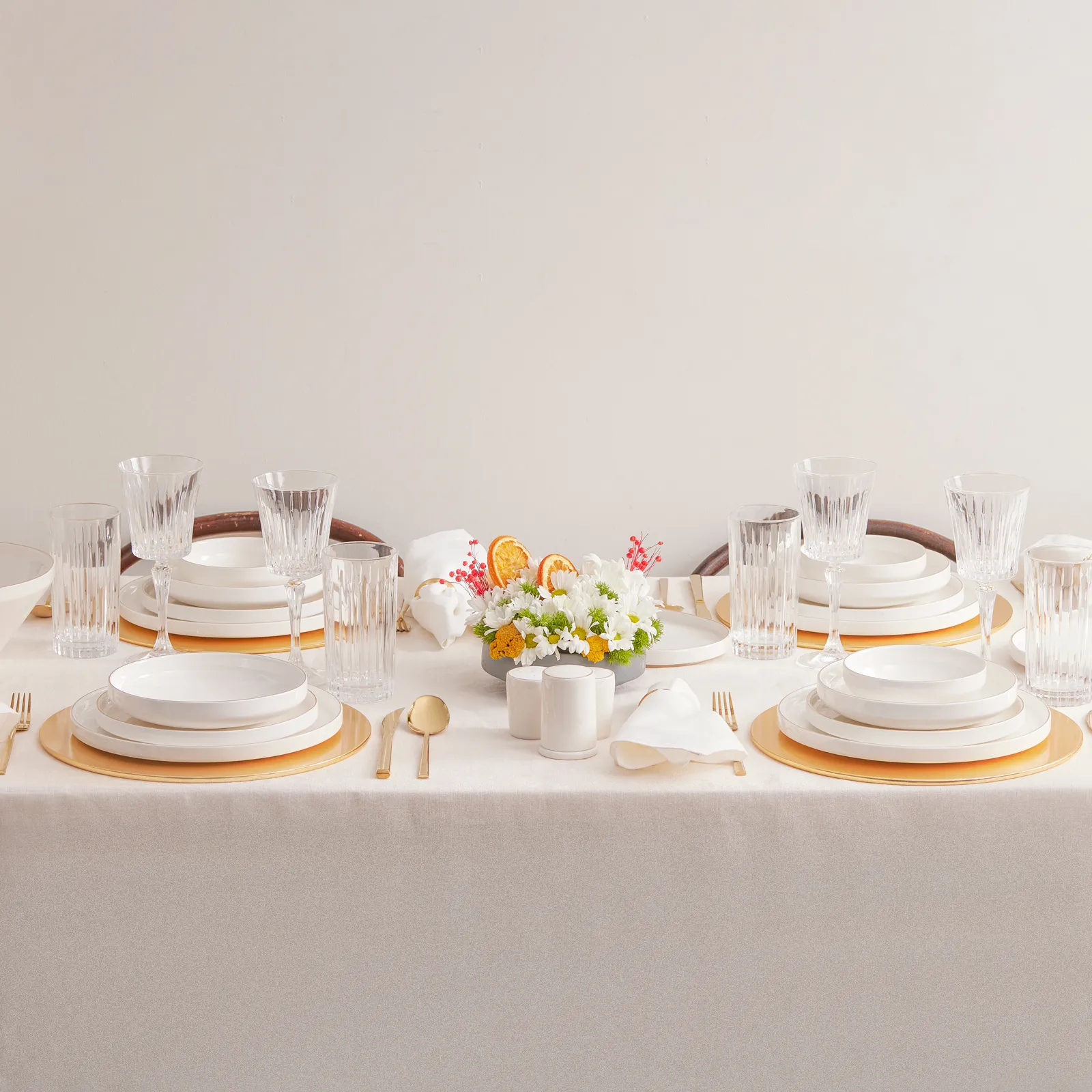 Karaca Red Carpet Collection Streamline New Saturn Gold - 59-delig porseleinen servies voor 12 personen - Image 8