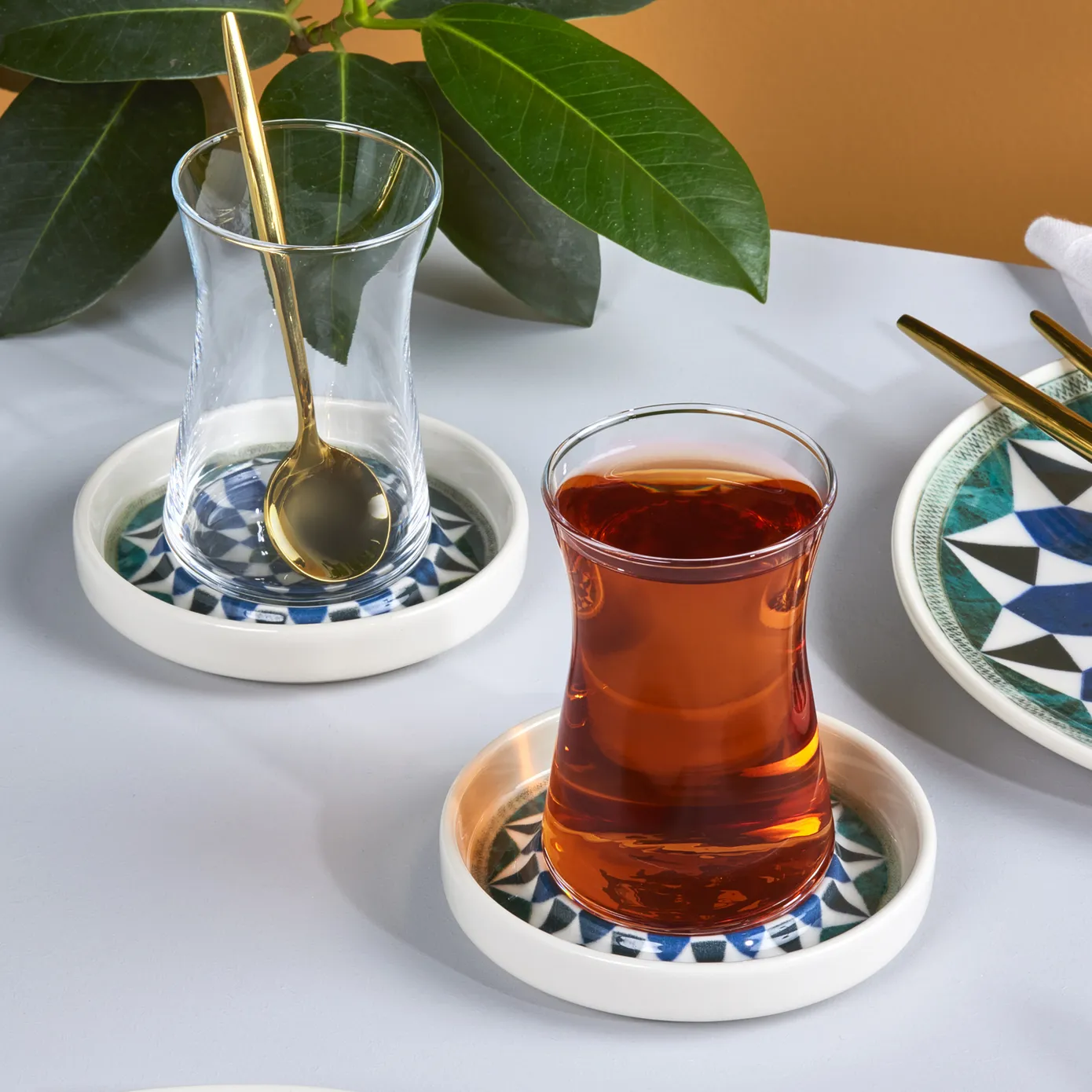 Karaca Romeinse theeset, 12-delig, keramisch