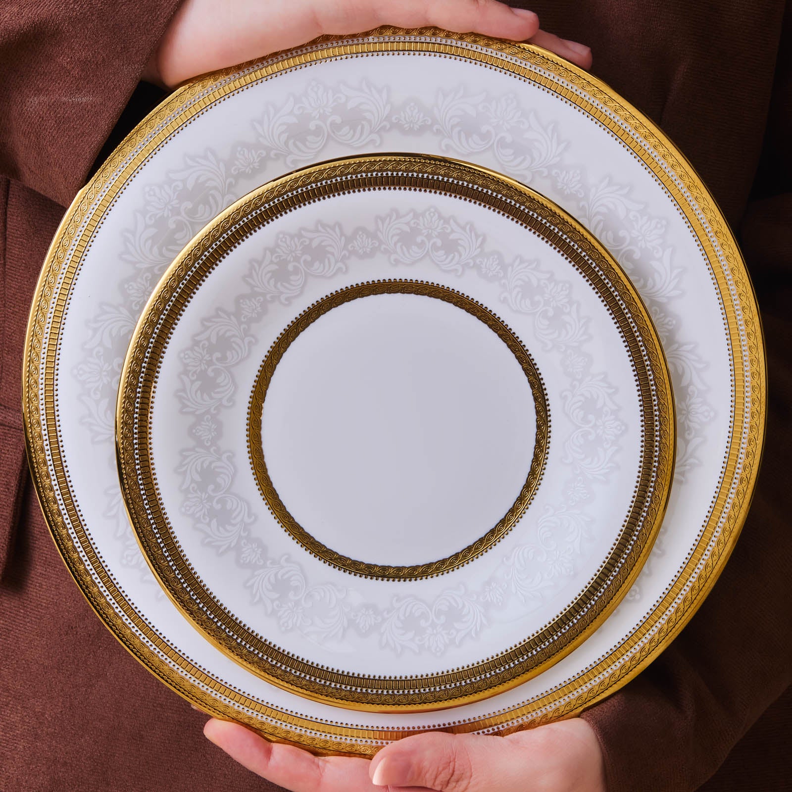 Karaca Royal Bone China Charlotte 55-delige Dinnerset voor 12 Personen, Goud - Image 11