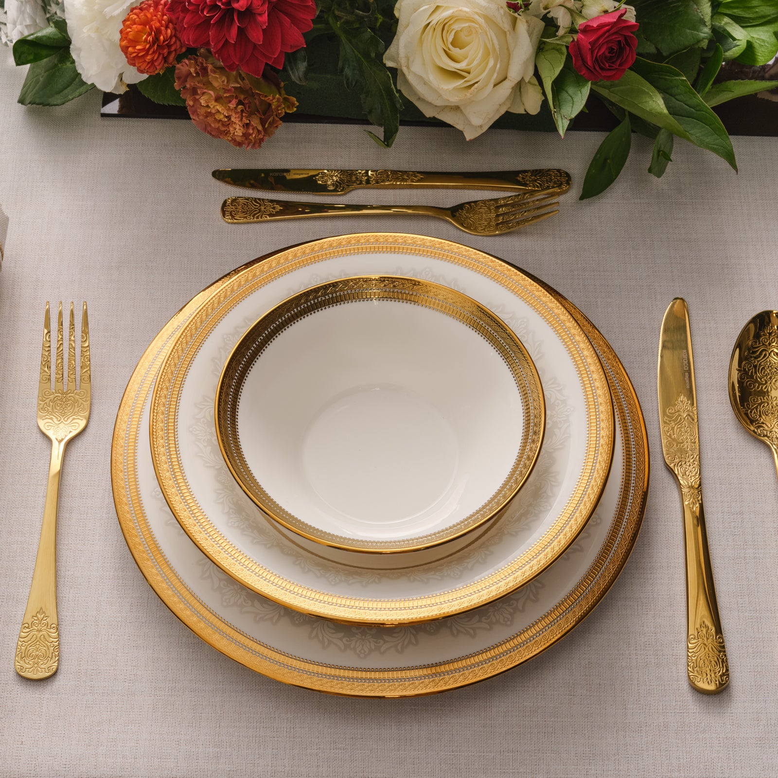Karaca Royal Bone China Charlotte 55-delige Dinnerset voor 12 Personen, Goud - Image 8