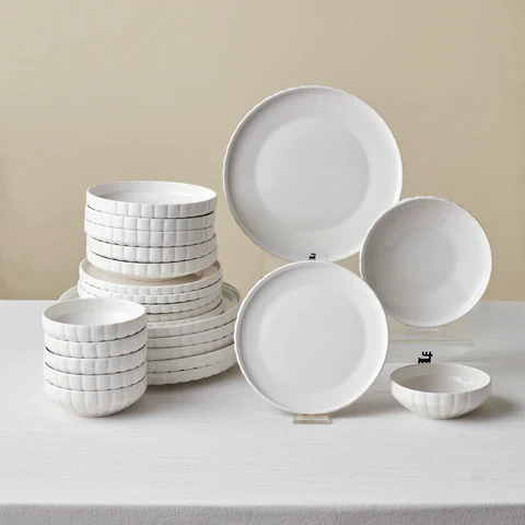 Karaca Stream Bone China Pumpkin 24-delig serviesset voor 6 personen, Wit