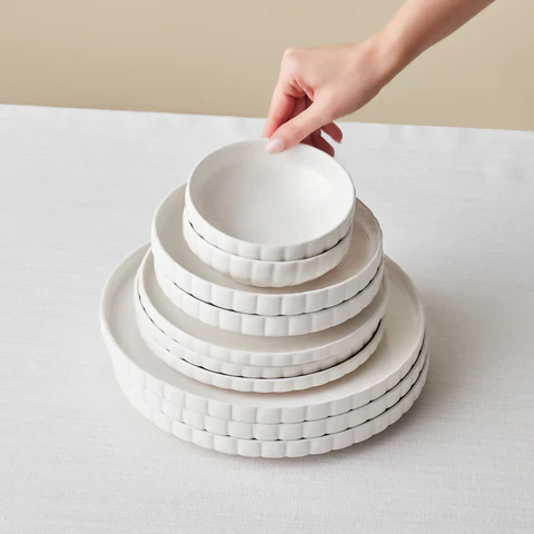Karaca Stream Bone China Pumpkin 24-delig serviesset voor 6 personen, Wit - Image 8