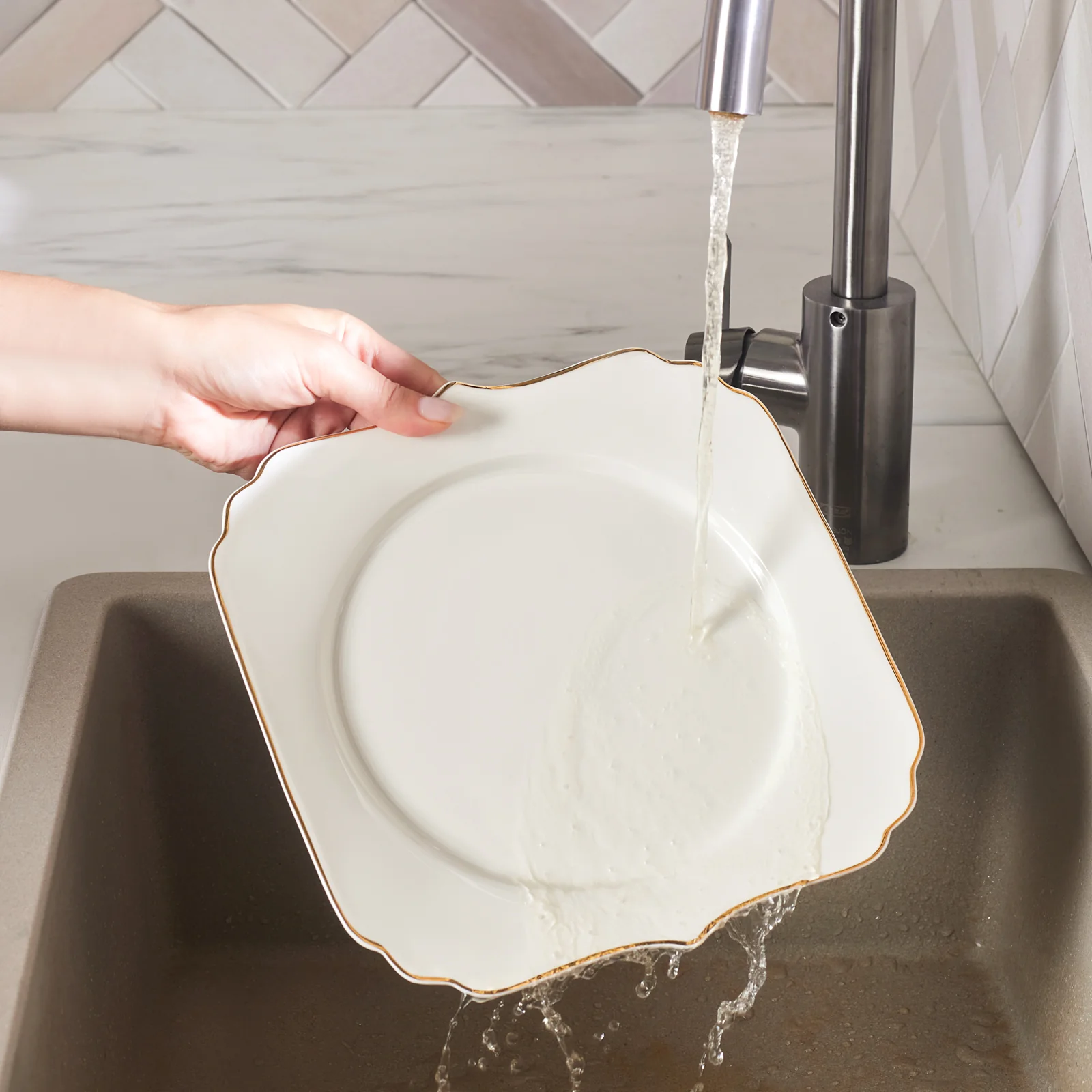 Karaca Stream Bone Vintage 24-delige Serviesset voor 6 Personen, Goud - Image 6