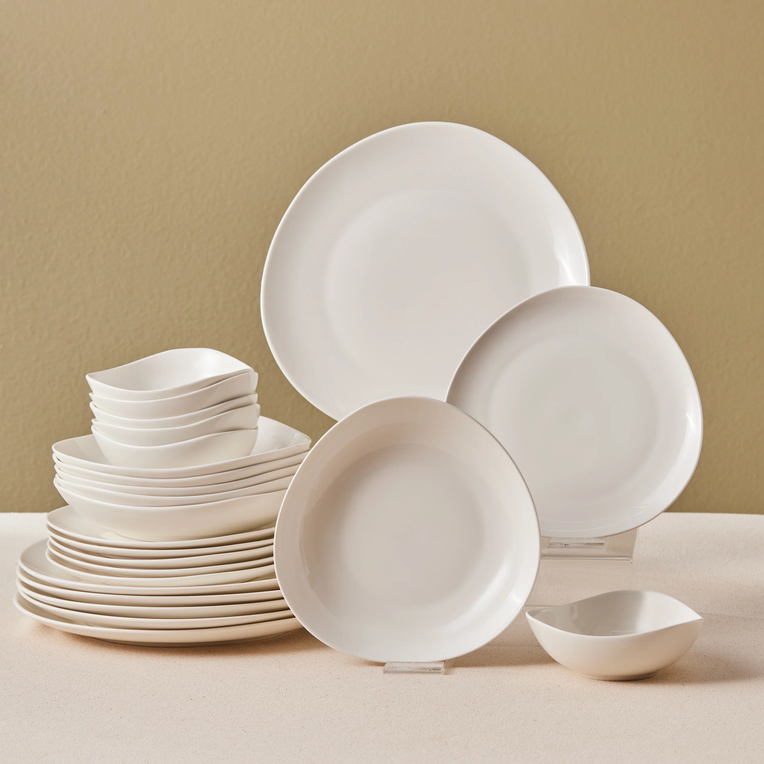 Karaca Streamline Rubicon 24-delig servies voor 6 personen, wit