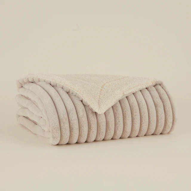 Karaca Stripe Sherpa Grijze Deken 130x150 - Image 3