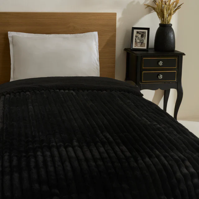 Karaca Stripe Sherpa Zwarte Deken 150x200 - Image 4