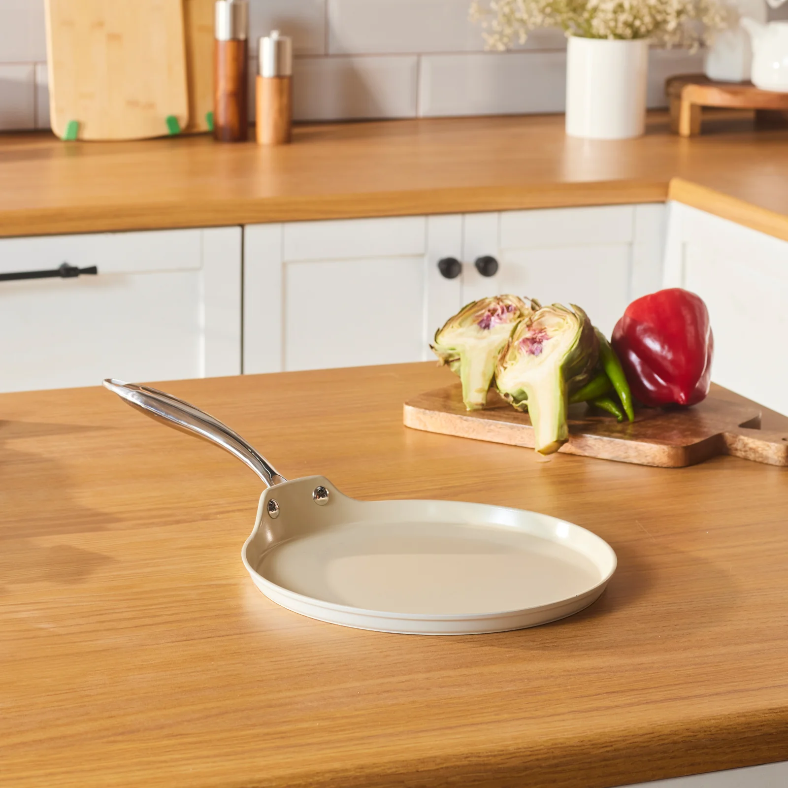 Karaca Swiss Crystal Almond Cream, Pannenkoekenpan, 25cm