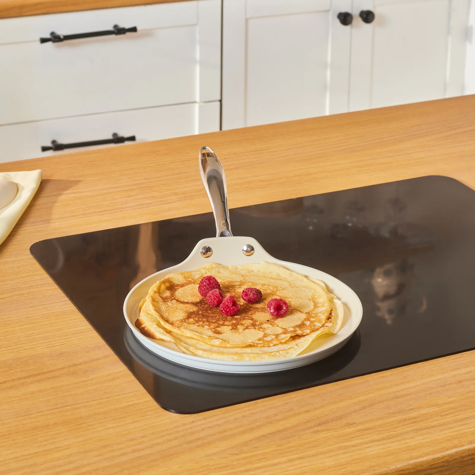Karaca Swiss Crystal Almond Cream, Pannenkoekenpan, 25cm - Image 2