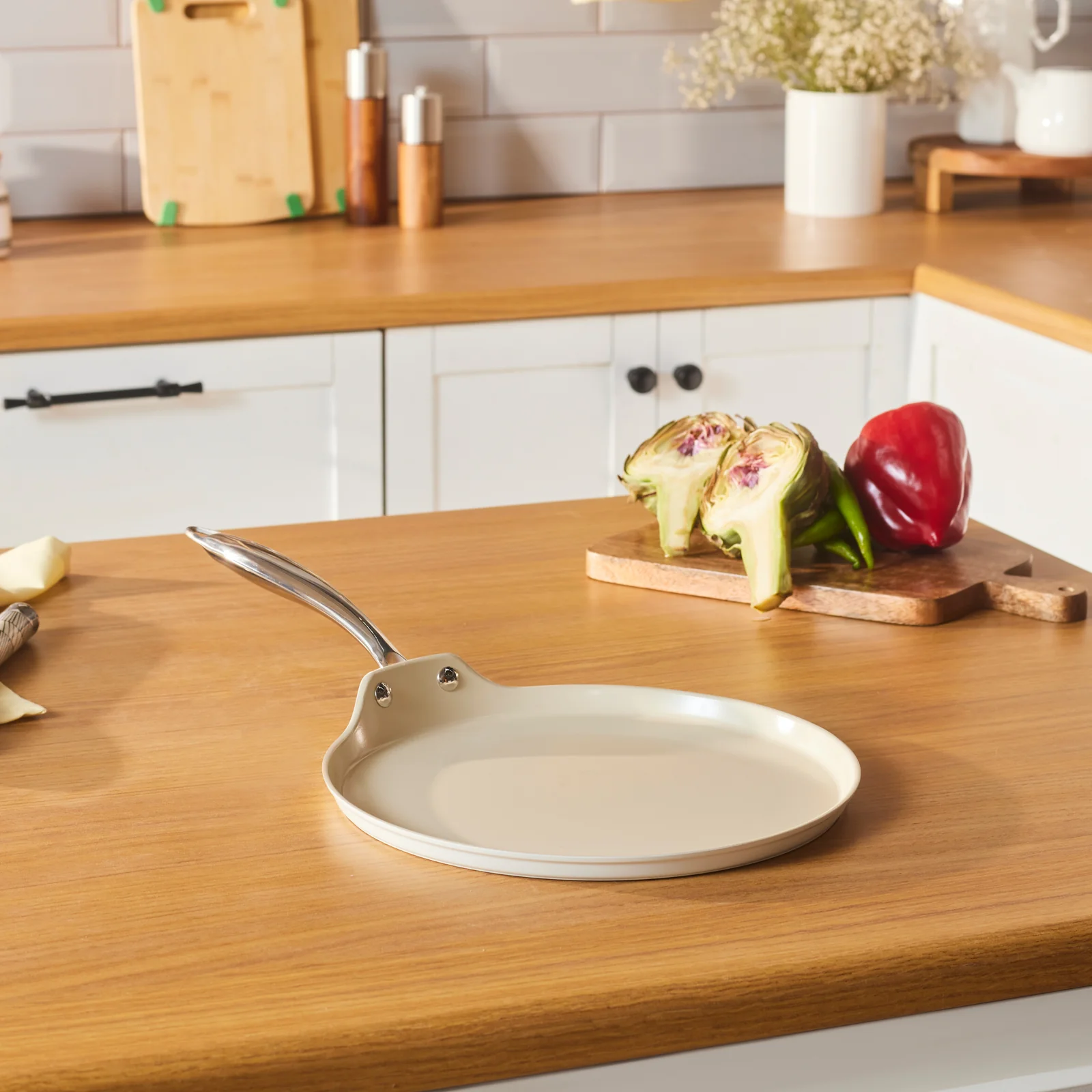 Karaca Swiss Crystal Almond Cream, Pannenkoekenpan, 28cm