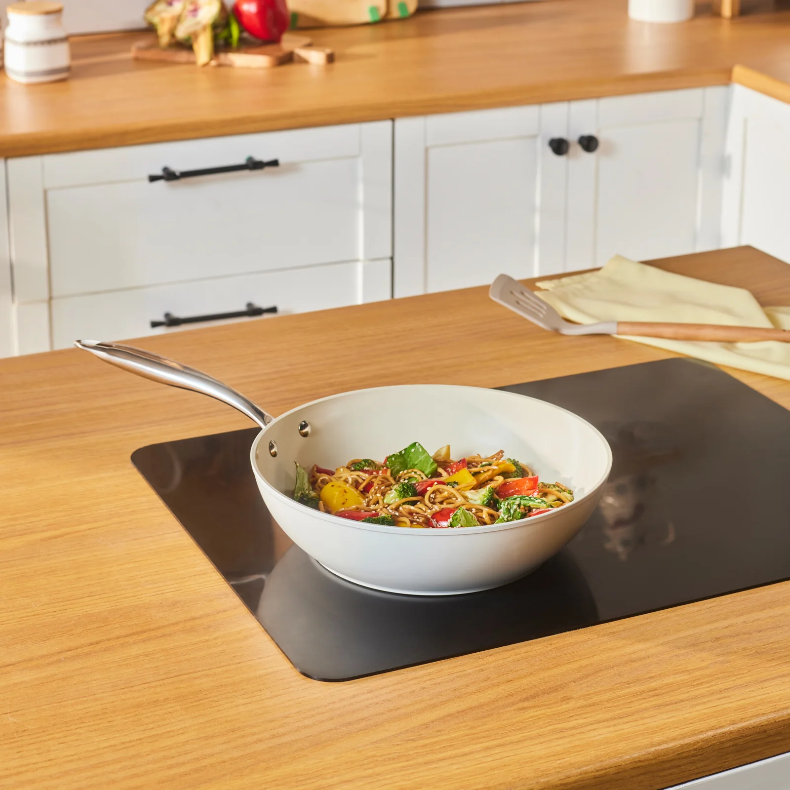 Karaca Swiss Crystal Almond Cream, Wokpan, 28cm - Image 2