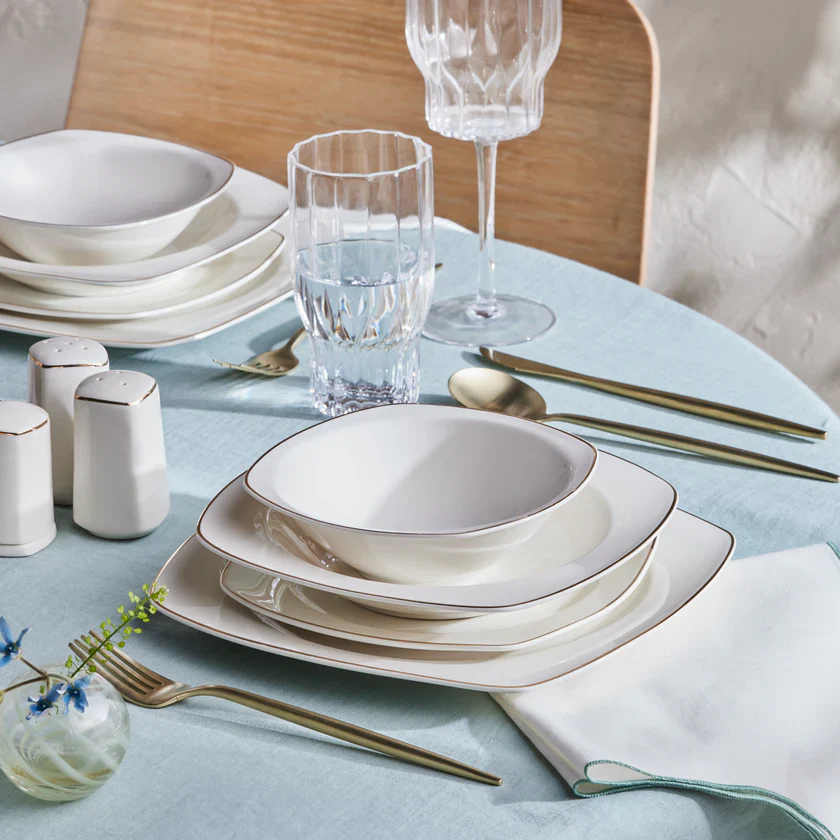 Karaca Timeless 59-delige Porseleinen Halve Vierkante Dinerset voor 12 Personen, Goud - Image 4