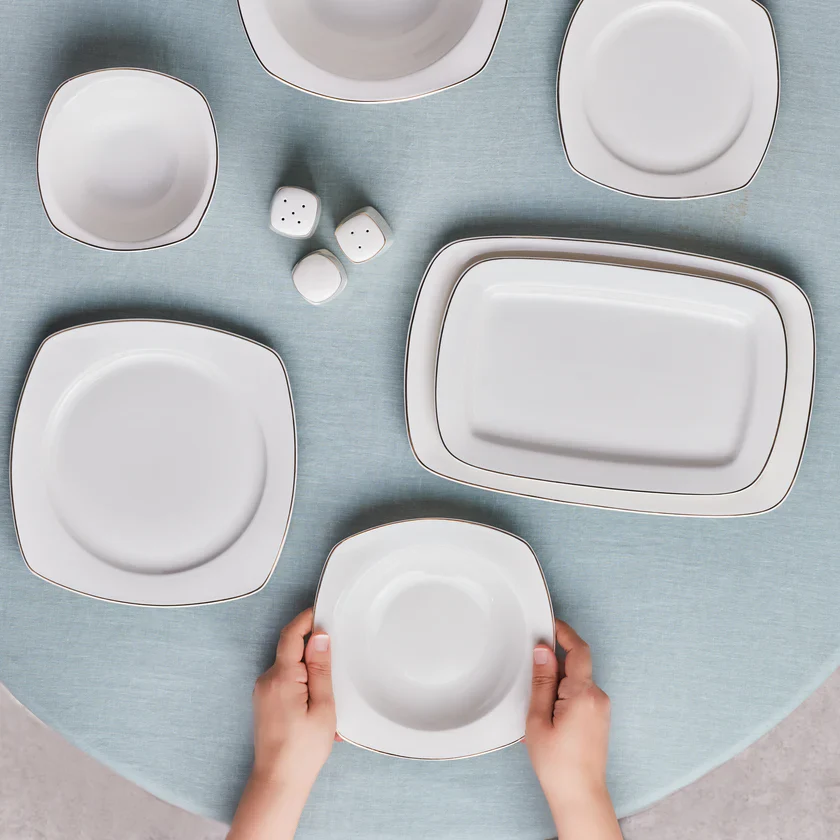 Karaca Timeless 59-delige Porseleinen Halve Vierkante Dinerset voor 12 Personen, Goud - Image 6