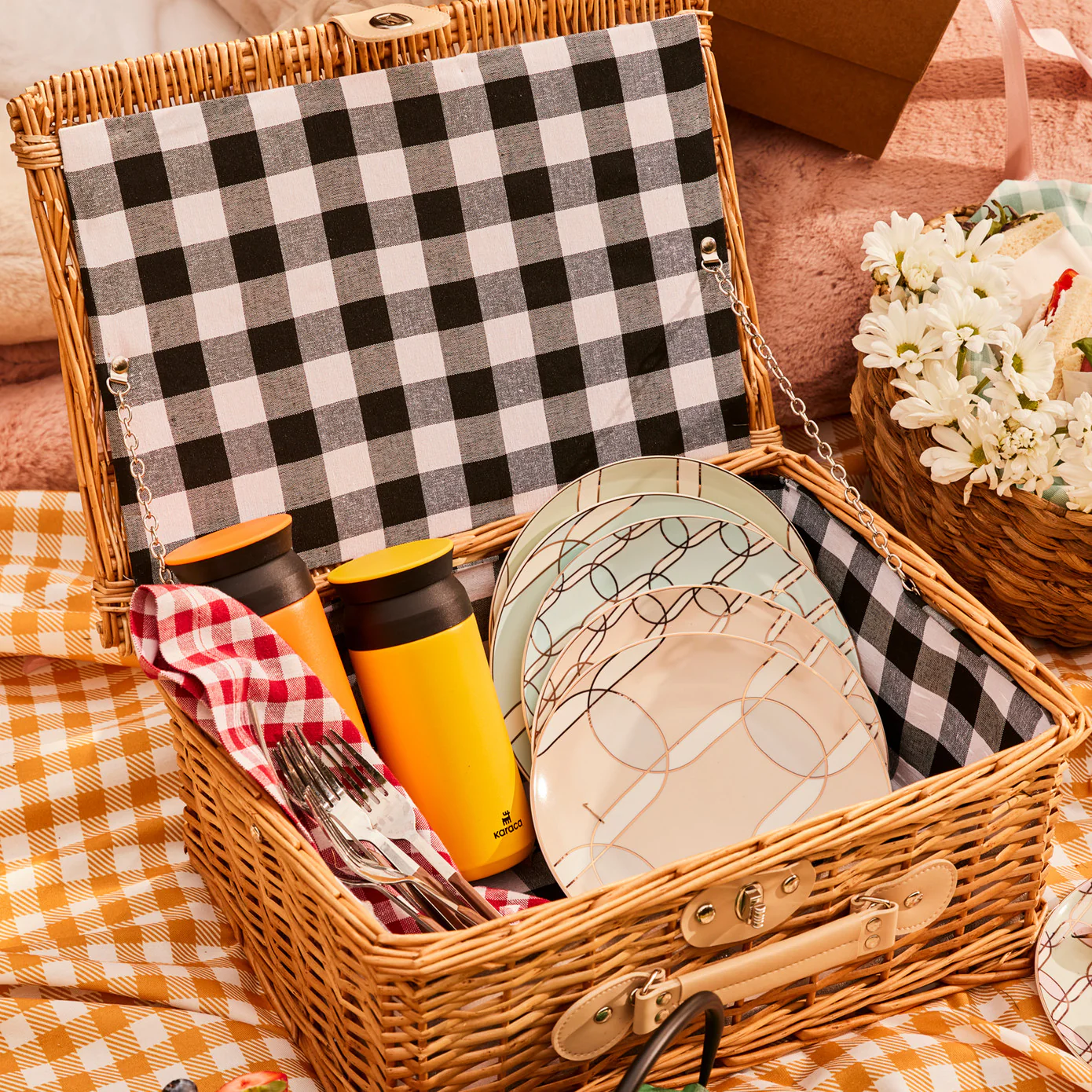 Karaca Wicker Rieten Picknickmand - Image 6