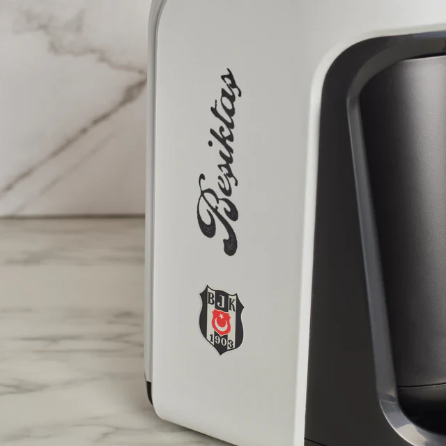 Karaca x Beşiktaş Gelicentieerde Hatır Hüps Turkse Koffiemachine met Melkfunctie en Clublied - Image 5