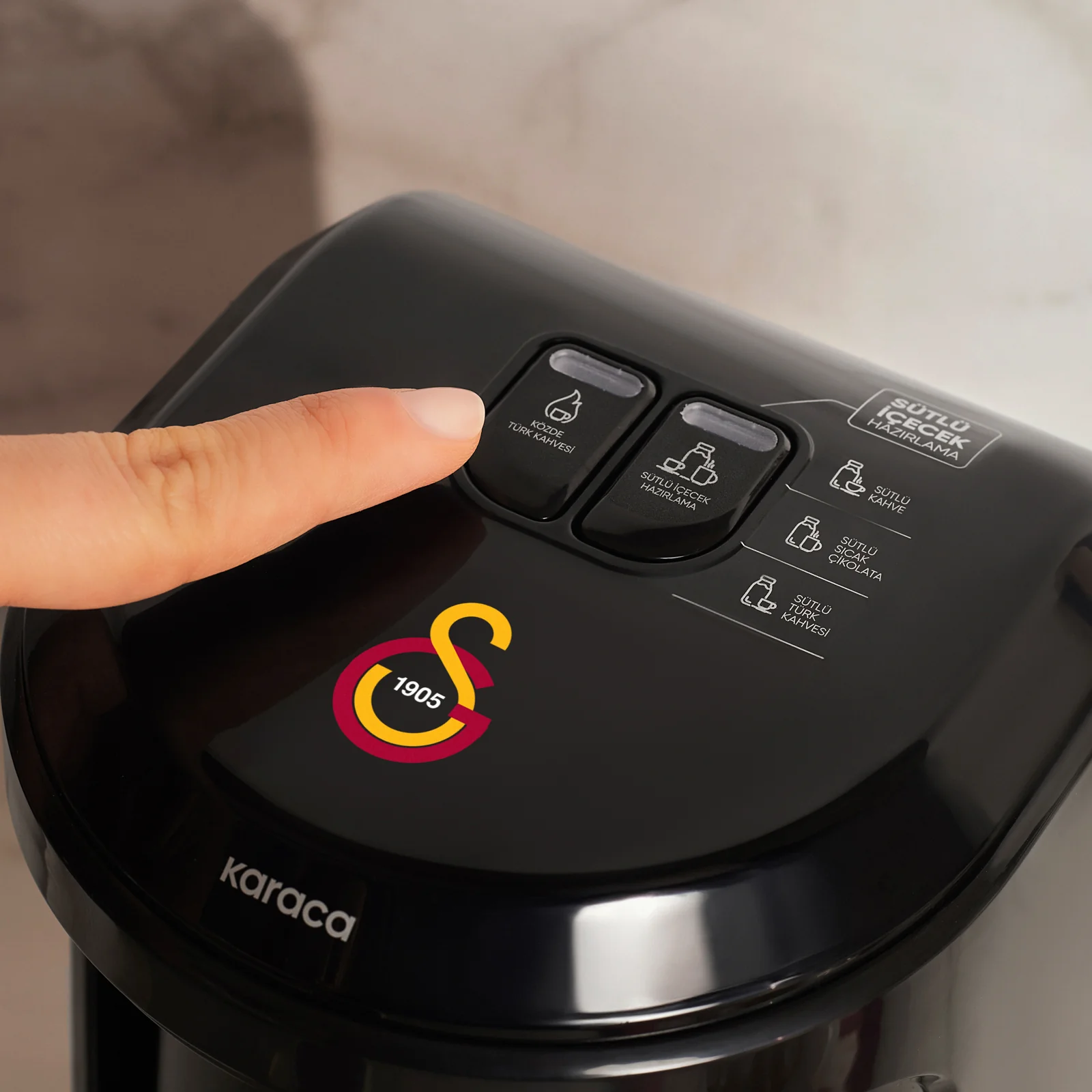 Karaca x Galatasaray Gelicentieerde Hatır Hüps Turkse Koffiemachine met Melkfunctie en Clublied - Image 5
