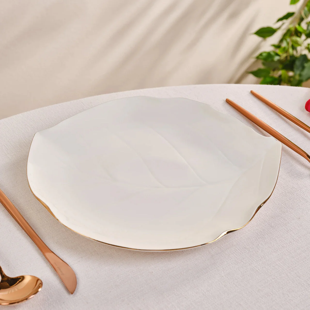 Karaca x Müge Anlı Gouden Dinerbord 27 Cm