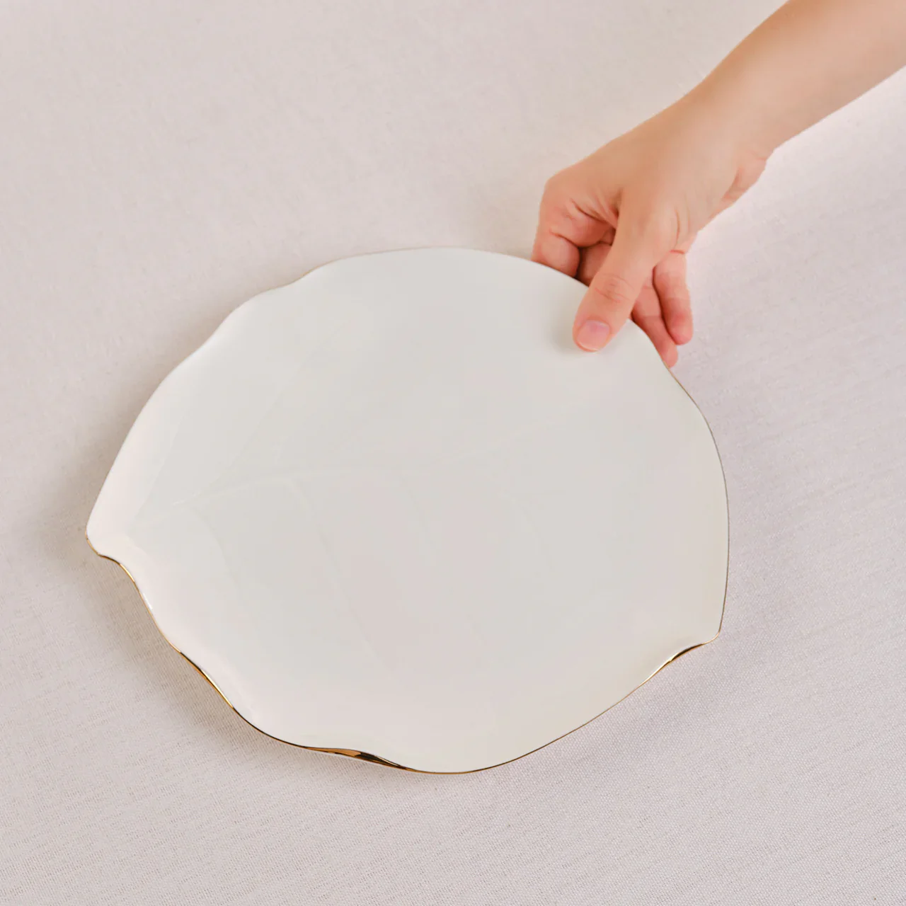 Karaca x Müge Anlı Gouden Dinerbord 27 Cm - Image 2
