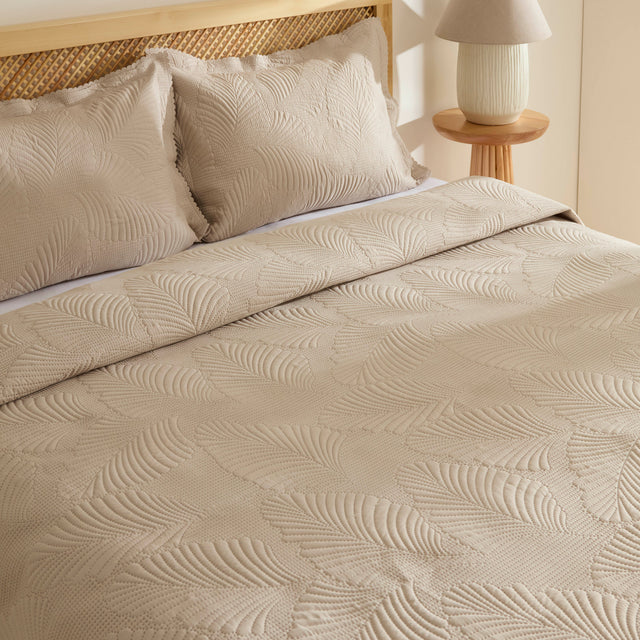 Leaf Beddensprei Set Beige 230x240 cm + 2 (50x70 cm) - Image 4