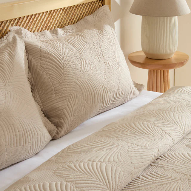 Leaf Beddensprei Set Beige 230x240 cm + 2 (50x70 cm) - Image 5